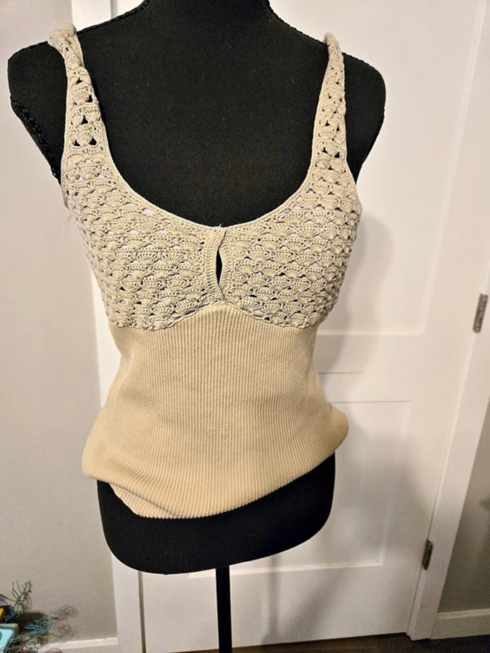 Vintage Y2K Earthy Tan Crochet Lace Ribbed Knit Cami Tank Top - Size Small